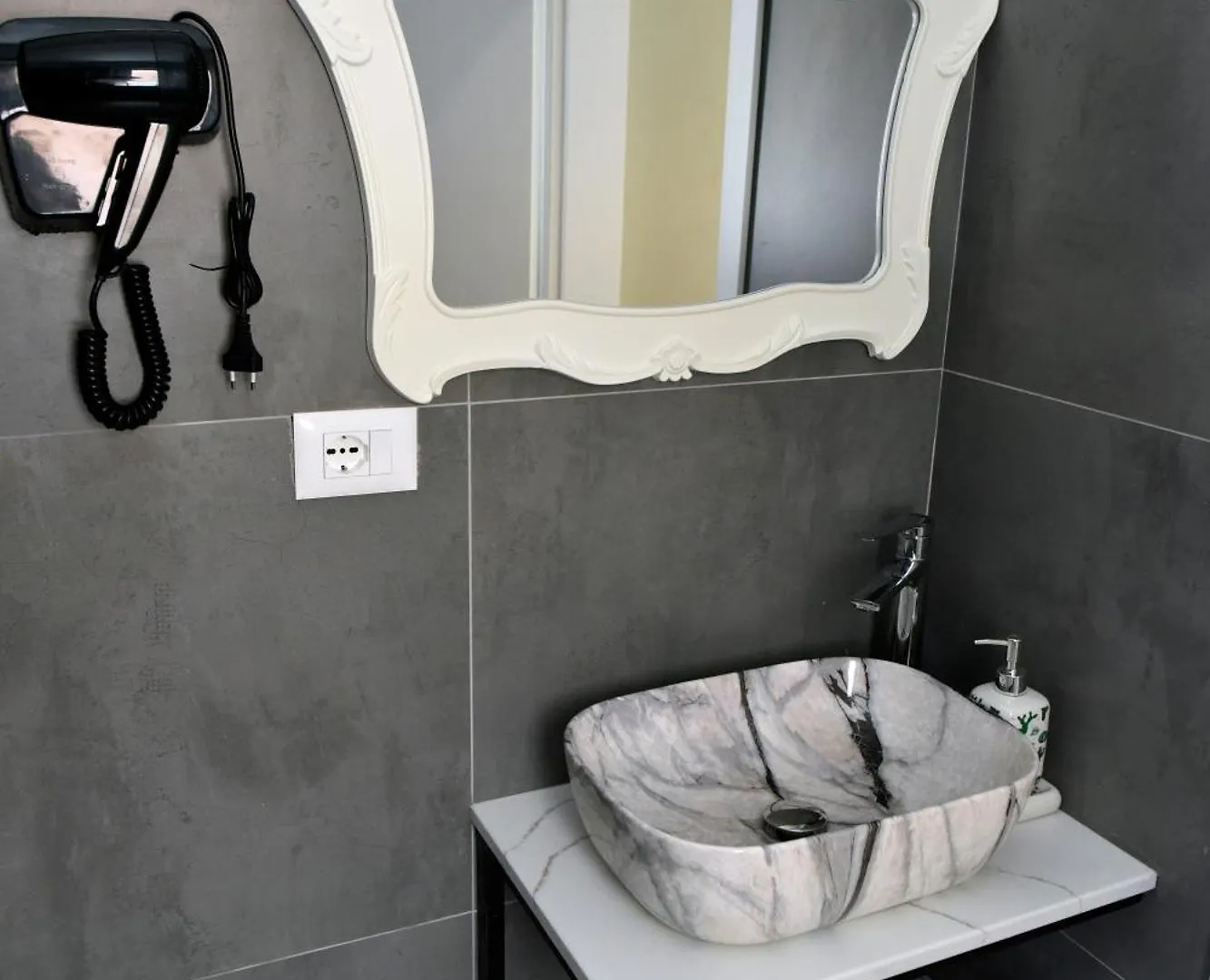 City Center Rooms And Apartments Durres