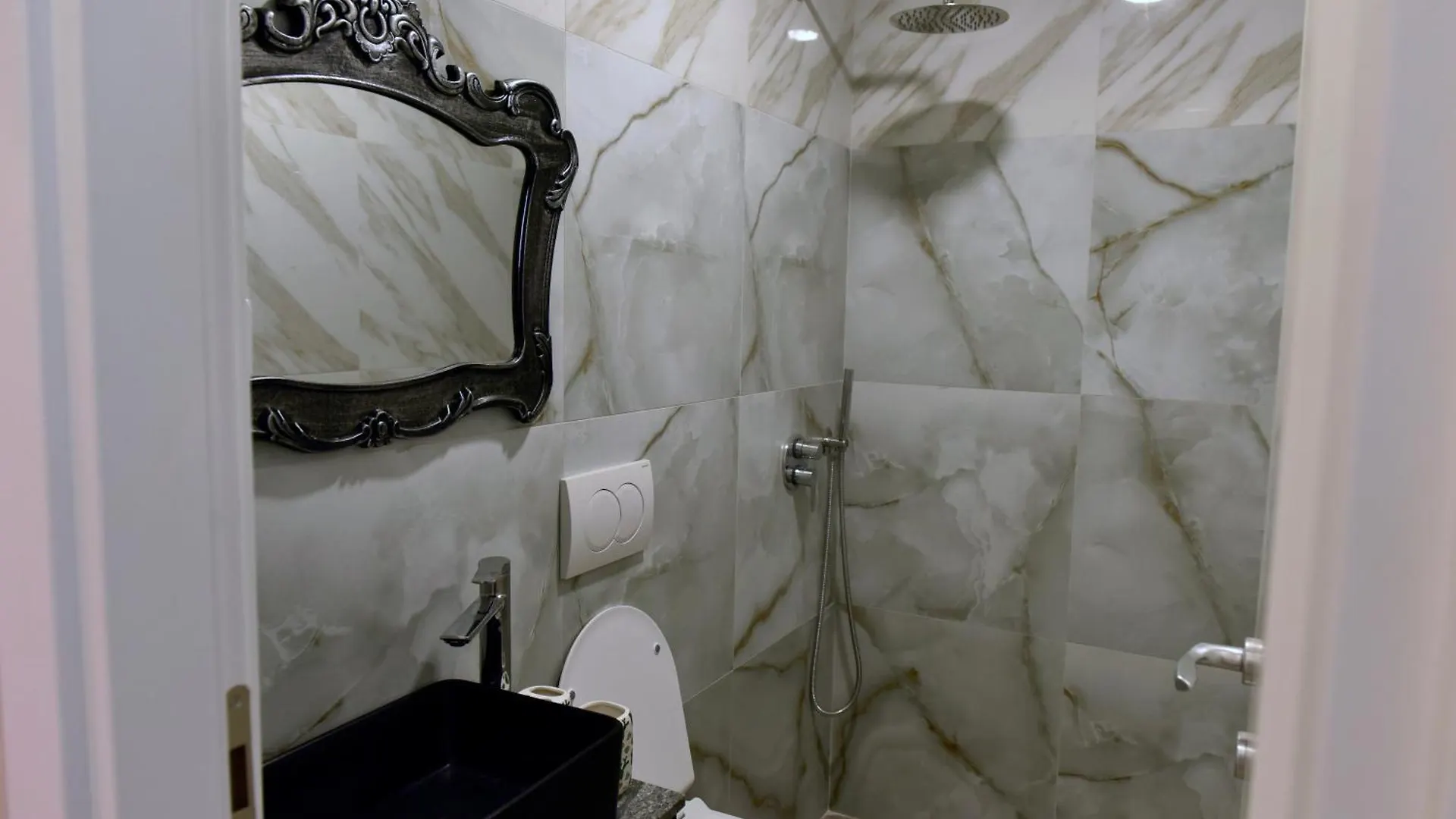 City Center Rooms And Apartments Durres