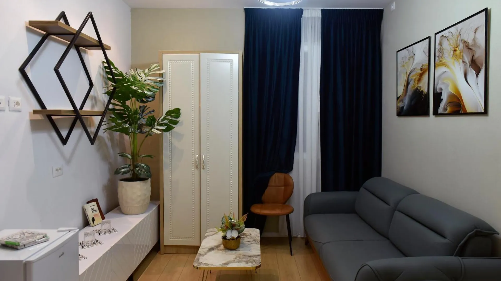 City Center Rooms And Apartments Durres 0*,